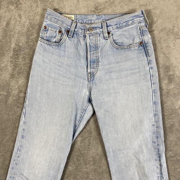 Levi's 501 Women's 25 x 28 Jeans Straight Leg Button Fly Light Wash - Picture 2 of 11